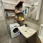 In 53742 아파트 *