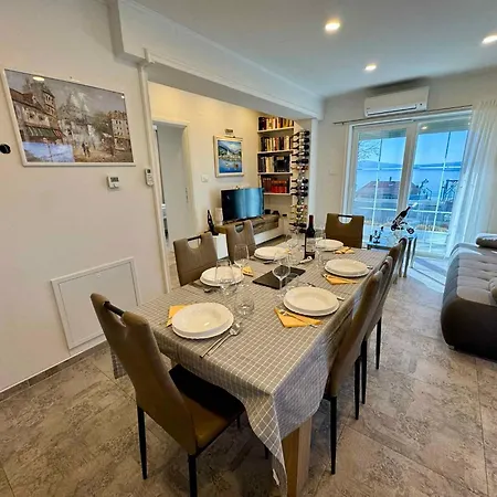 In 53742 Apartman