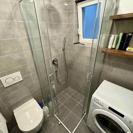 In 53742 Апартаменты
